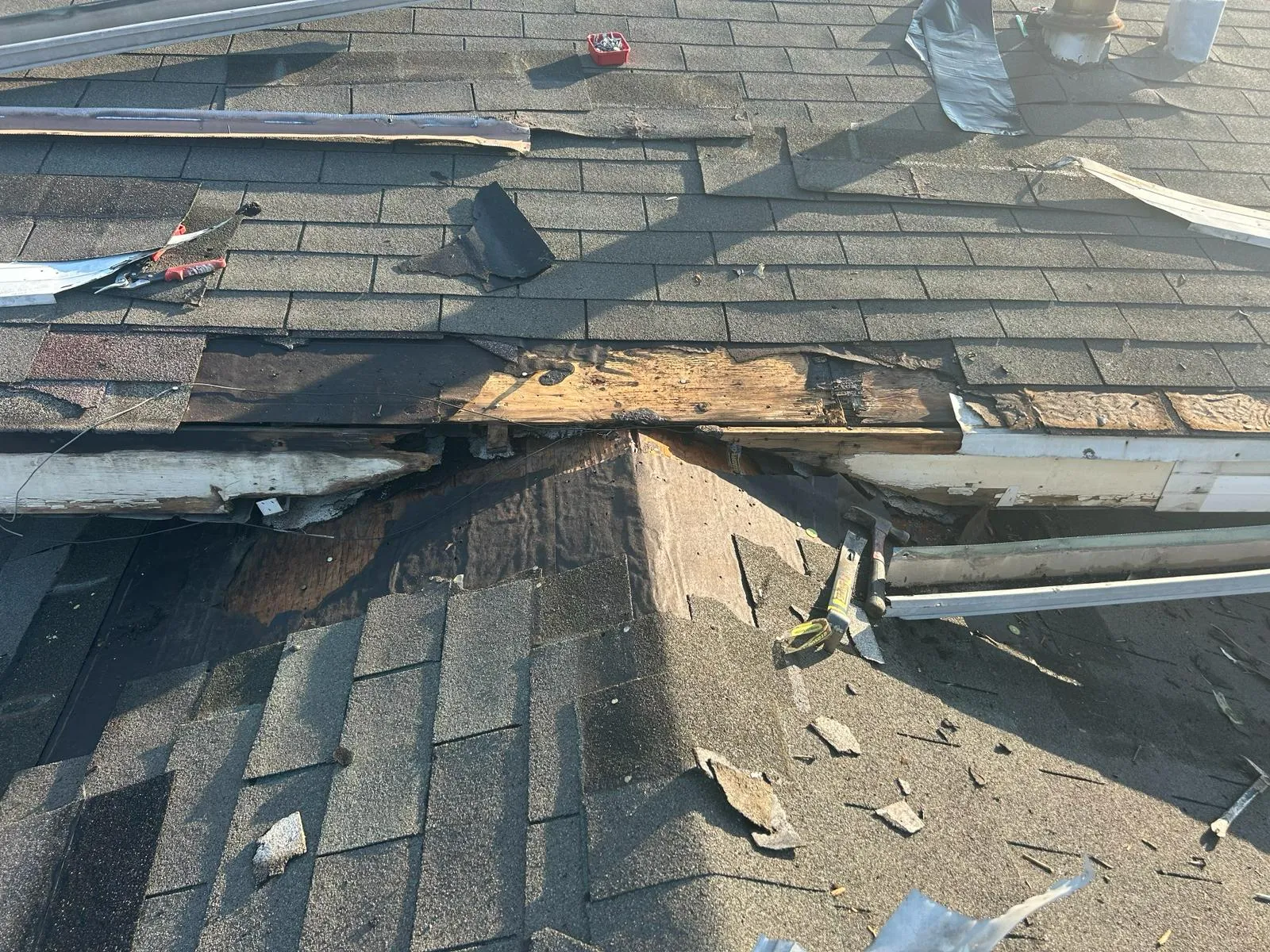 Gutter Santiago Roof Repairing in Chicago IL
