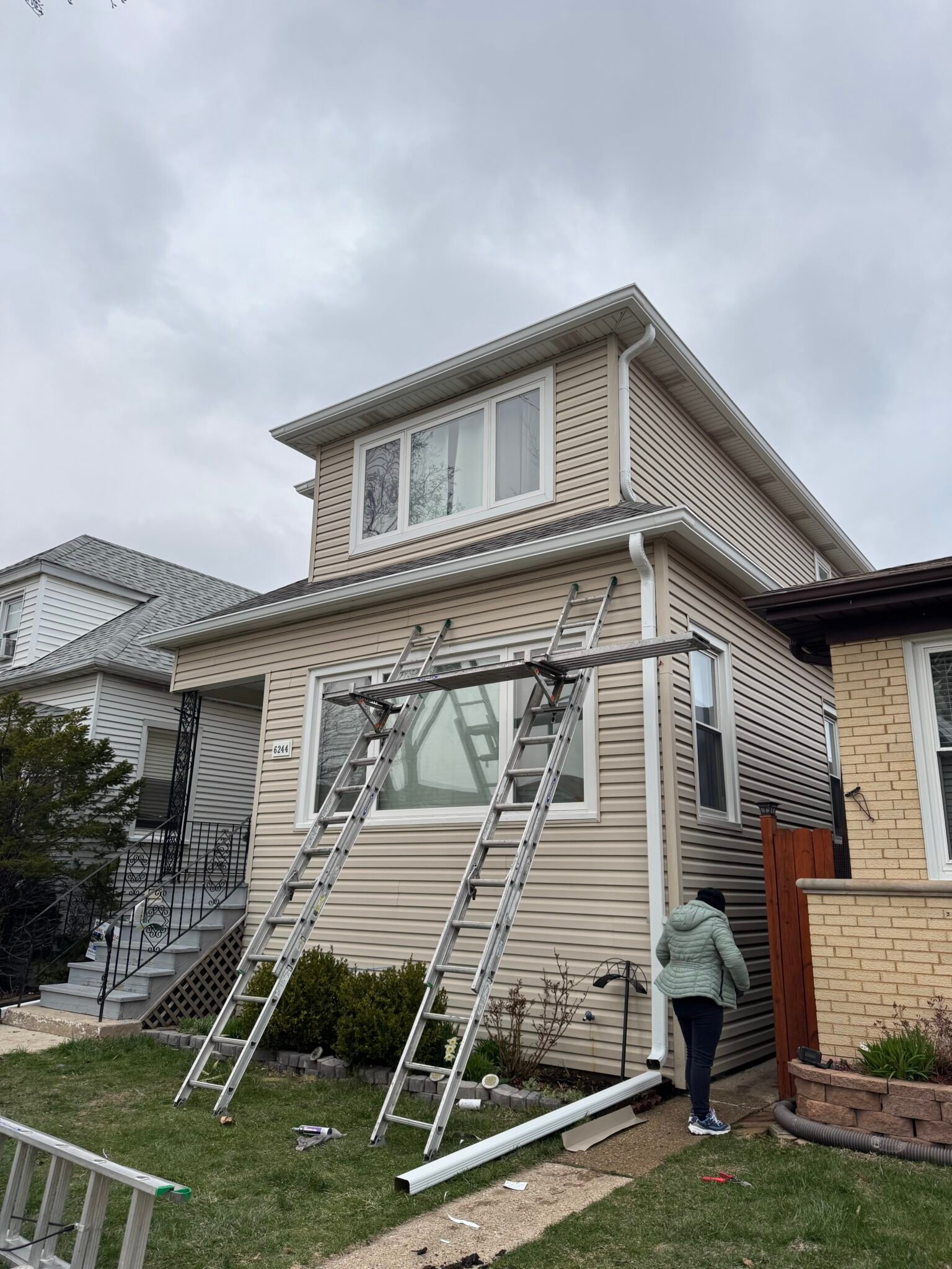 Gutter Santiago INC -Gutter Installation and Repair in chicago illinois